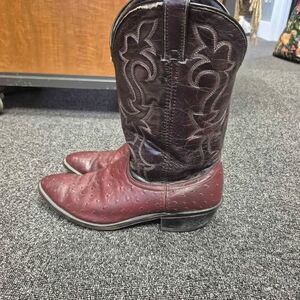 Laredo Men’s 11 EE Faux Ostrich Cowboy Boots Burgundy Western Made in USA